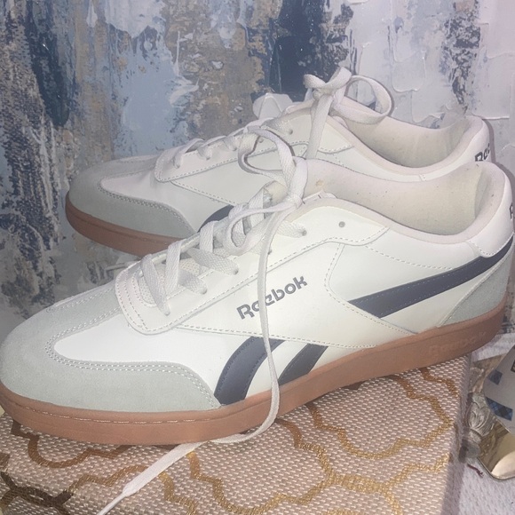 Reebok Other - Like NEW Reebok Galaxy 7 Classic Low-top sneakers Men's White Black Gray